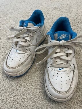 Kids Nike force 1 sneakers